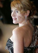 Kate Winslet zwija się z zażenowania