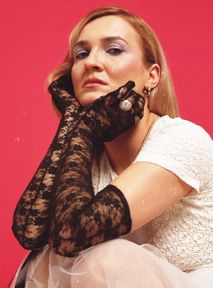 Pola Maj: "ogień to odpowiednik mojego temperamentu" [WYWIAD]