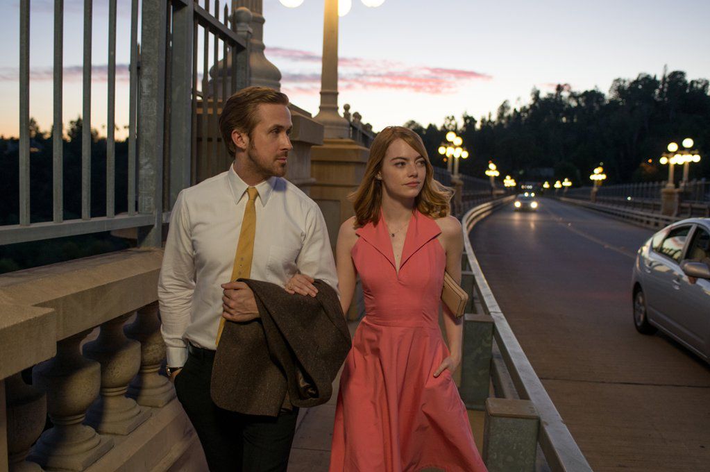 "La La Land": Emma Stone wciąż wpada na Ryana Goslinga, a John Legend go poucza