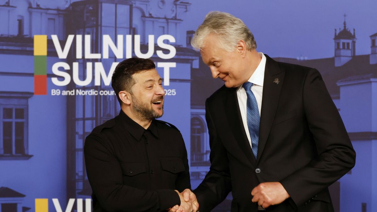 Szczyt pa?stw nordyckich i grupy B9Lithuania's President Gitanas Nauseda, right, welcomes Ukraine's President Volodymyr Zelenskyy during arrivals for the Vilnius Summit at the Palace of the Grand Dukes of Lithuania in Vilnius, Lithuania, Monday, June 2, 2025. (AP Photo/Mindaugas Kulbis)Mindaugas Kulbis