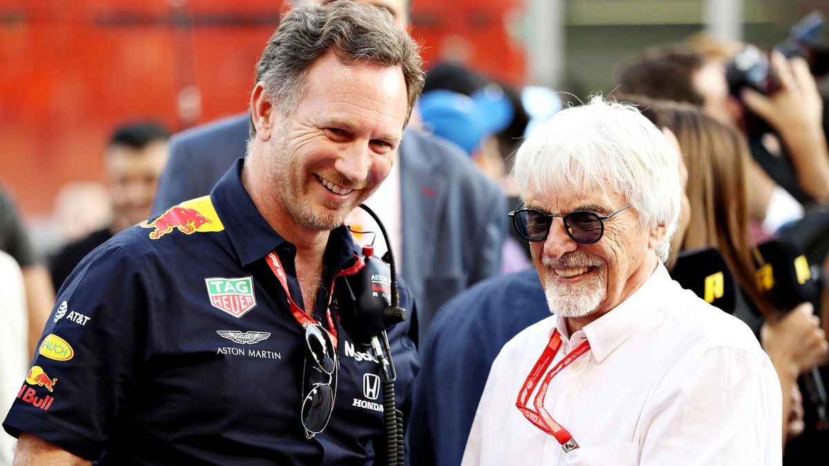 Bernie Ecclestone (po prawej) w rozmowie z Christianem Hornerem