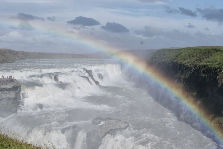 Wodospoad Gullfoss, jedna z największych turystycznych atrakcji Islandii