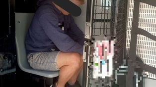 Ściganym listem gończym 22-latek próbował ukryć się w zbożu. Ma na koncie napaść na funkcjonariusza