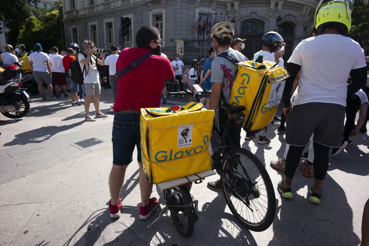 Kurierzy Glovo - zdjęcie poglądowe