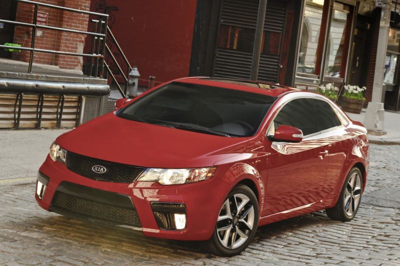 2010-Kia-Forte-Koup-12