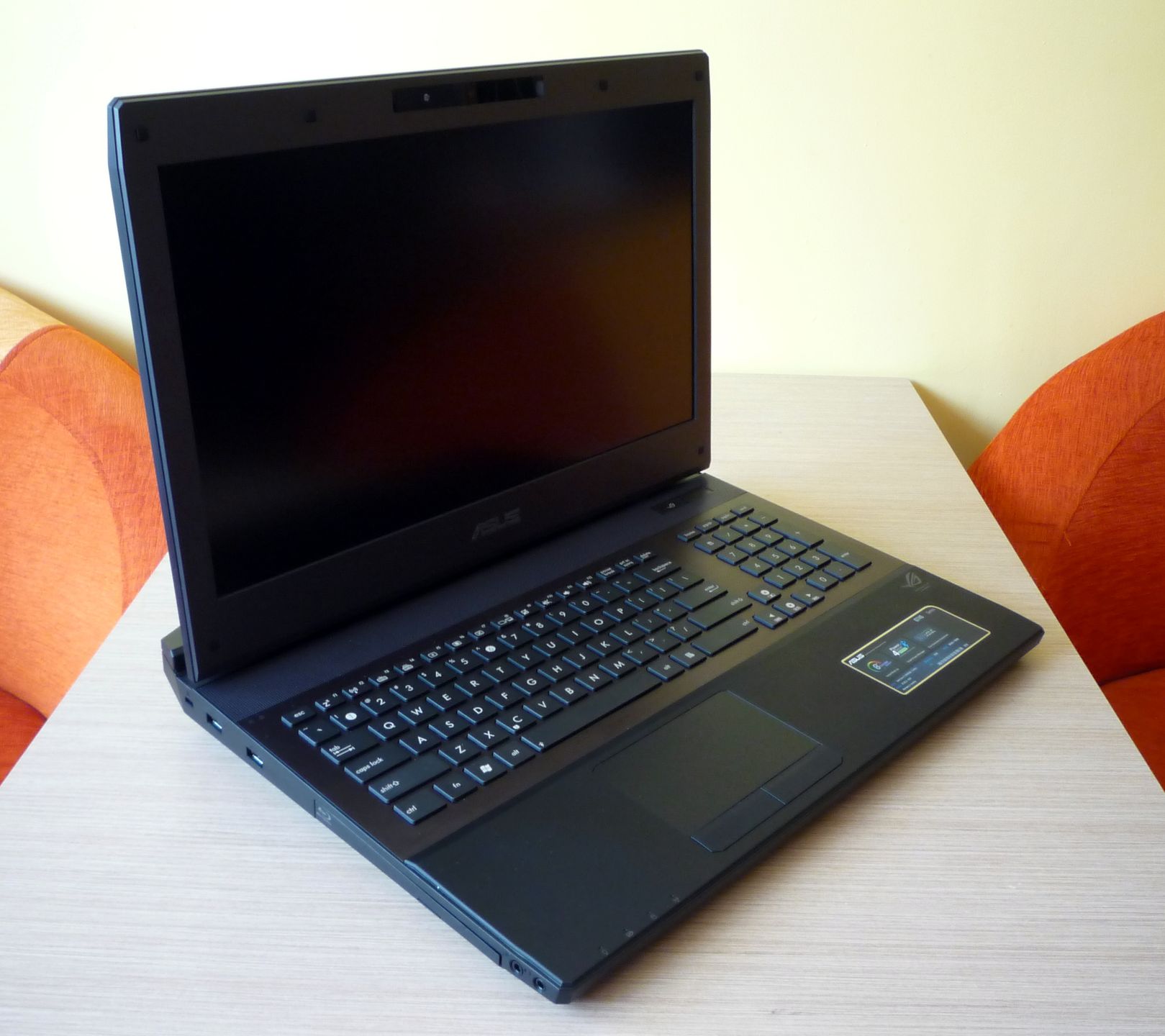 Asus G74SX – kolos z gamingowym zacięciem [test] 6
