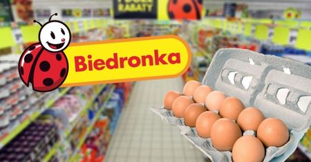 Biedronka wycofuje się ze sprzedaży jaj "trójek". Kiedy znikną z supermarketów?