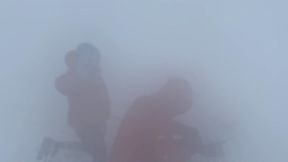 Burza śnieżna na Grenlandii. W niej Miłka Raulin