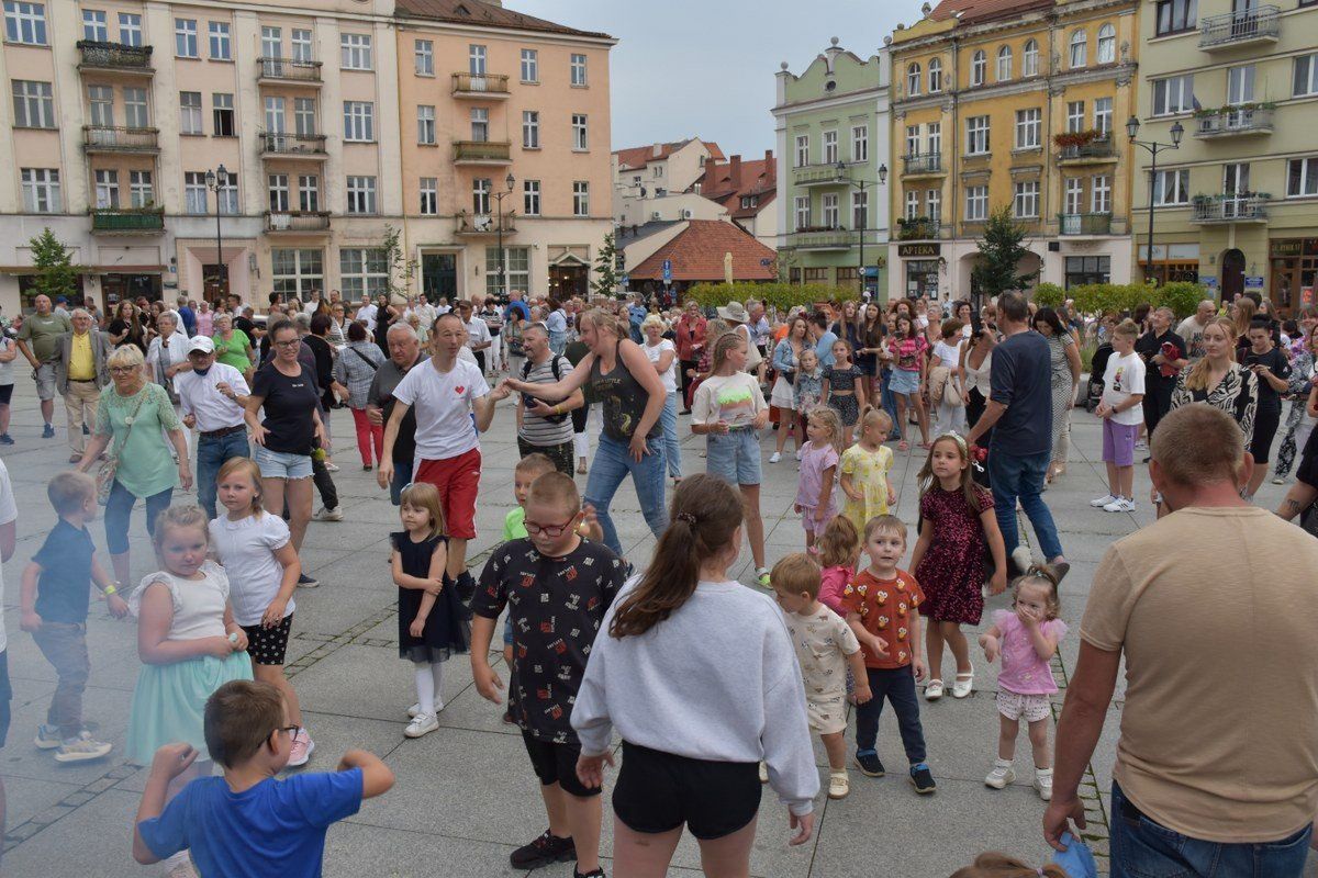 Potańcówka na Głównym Rynku w Kaliszu