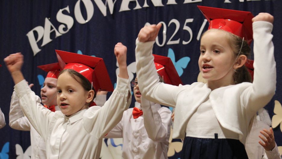 Ślubowanie pierwszoklasistów w SP nr 10 w Tarnobrzegu