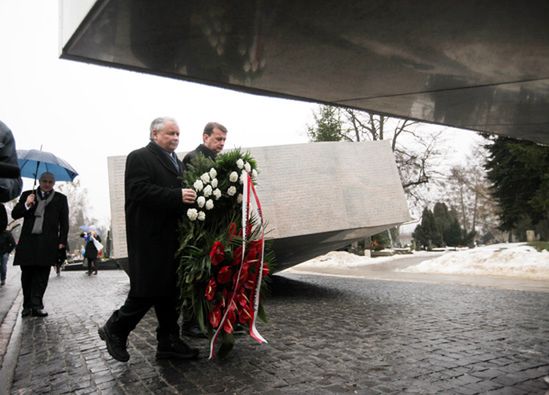 "Smoleńska eskalacja" - wojna o pomniki ofiar