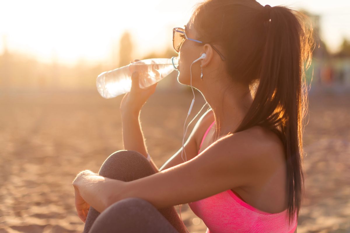 20 prostych sposobów, by pić więcej wody. Organizm ci podziękuje 