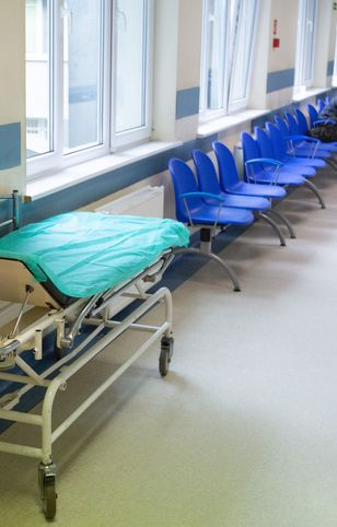 Wrocław. Z powodu gronkowca częściowo wstrzymano przyjęcia na oddział neurologiczny