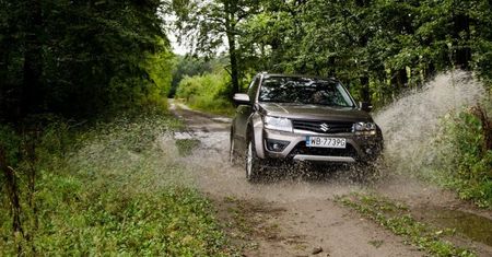 Suzuki Grand Vitara 2,4 VVT - tylko makijaż [test autokult.pl]