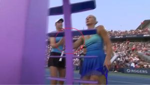 Obrazki poszły w świat. Tak Ukrainka potraktowała Rybakinę