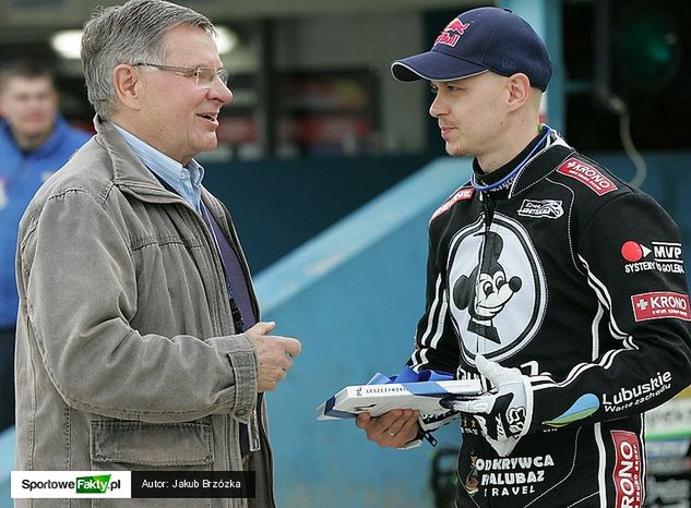 Jarosław Hampel poprowadził SPAR Falubaz do triumfu w Lesznie