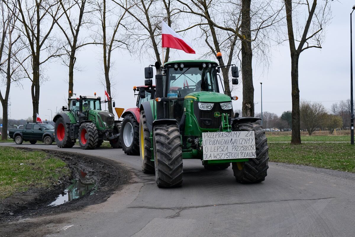 Protest rolników w Lublinie na skrzyżowaniu Krężnicka - Janowska - Żeglarska