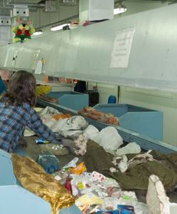 Płońsk. Zwłoki noworodka w sortowni odpadów. Śledczy apelują do mieszkańców o pomoc