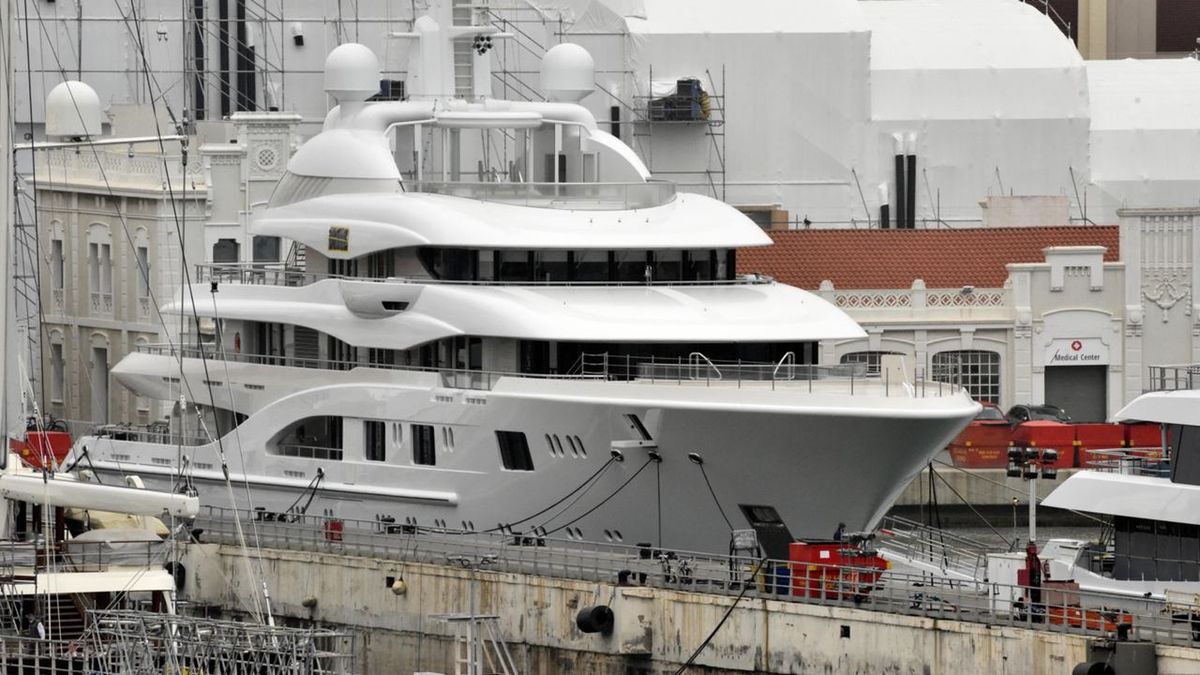 Załoga jachtu zmieniła jego nazwę, żeby wydostać się z portu