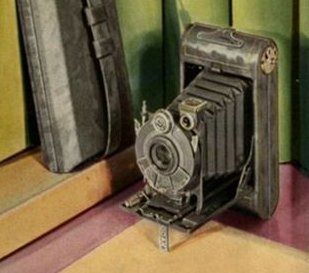 Podróżnik w czasie uchwycony na fotografii z 1940 roku? 6