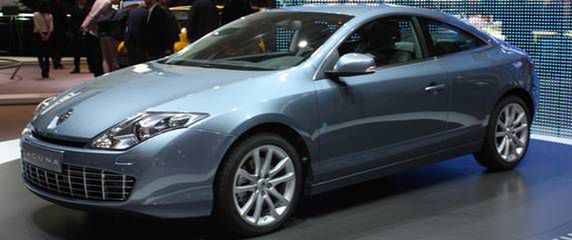 Renault Laguna Coupe w sejfie