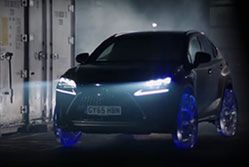 Lexus NX z kołami i oponami z... lodu