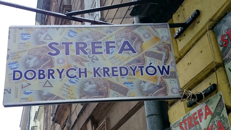 Firmy pożyczkowe drugim portfelem Polaków