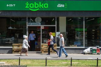 Żabka na wojnie z inspekcją pracy. Chodzi o niedziele bez handlu