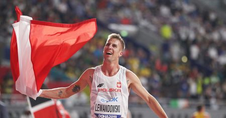 Lewandowski posprząta ci mieszkanie. Co za akcja!