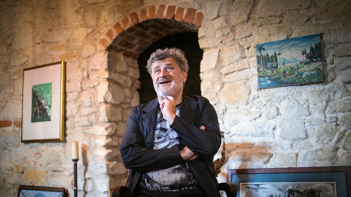 Janusz Palikot
13.07.2018 Lublin . Janusz Palikot bedzie warzyl piwo . Byly polityk otwiera browar w Tenczynku , ktory odkupil od Marka Jakubiaka .
Fot. Jakub Orzechowski / Agencja Wyborcza.pl
Fot. Jakub Orzechowski / Agencja Wyborcza.pl
janusz palikot, palikot, portret, wizerunek, zdjecie portretowe, polityk, polityka, biznesmen, biznes, browar, piwo, browar tenczynek