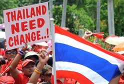 Protest 100 tysięcy "czerwonych koszul"