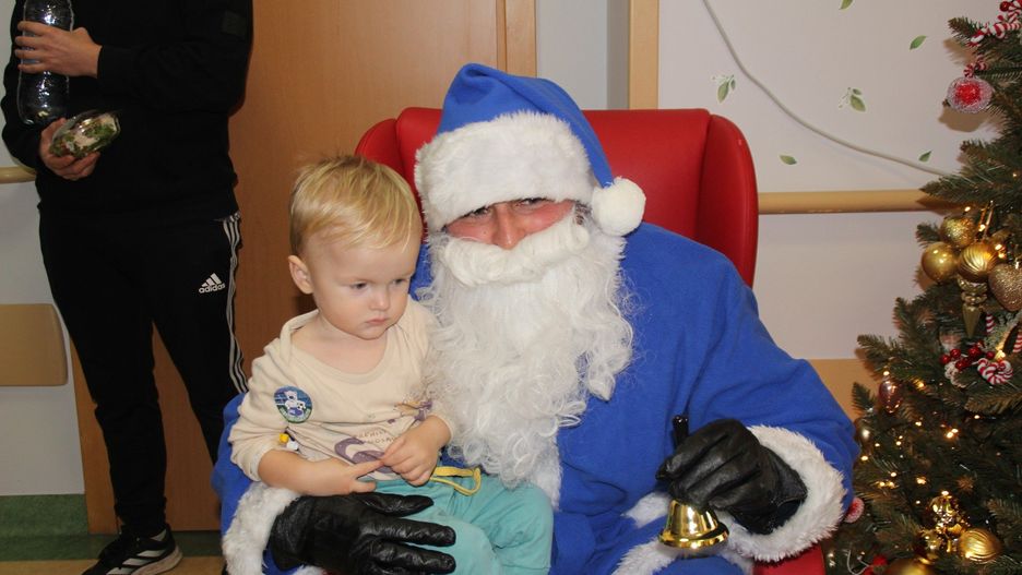 Niebieski Mikołaj w szpitalu w Radomsku