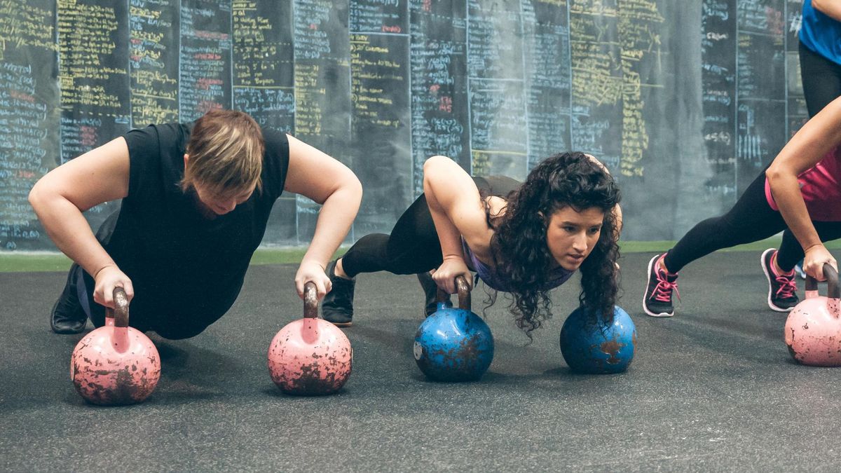 Tabata to trening interwałowy o bardzo dużej intensywności. 