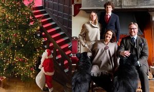 Wigilia w zamku Jana Lubomirskiego-Lanckorońskiego: wpadli święty Mikołaj i DOROSŁE dzieci księcia (ZDJĘCIA)