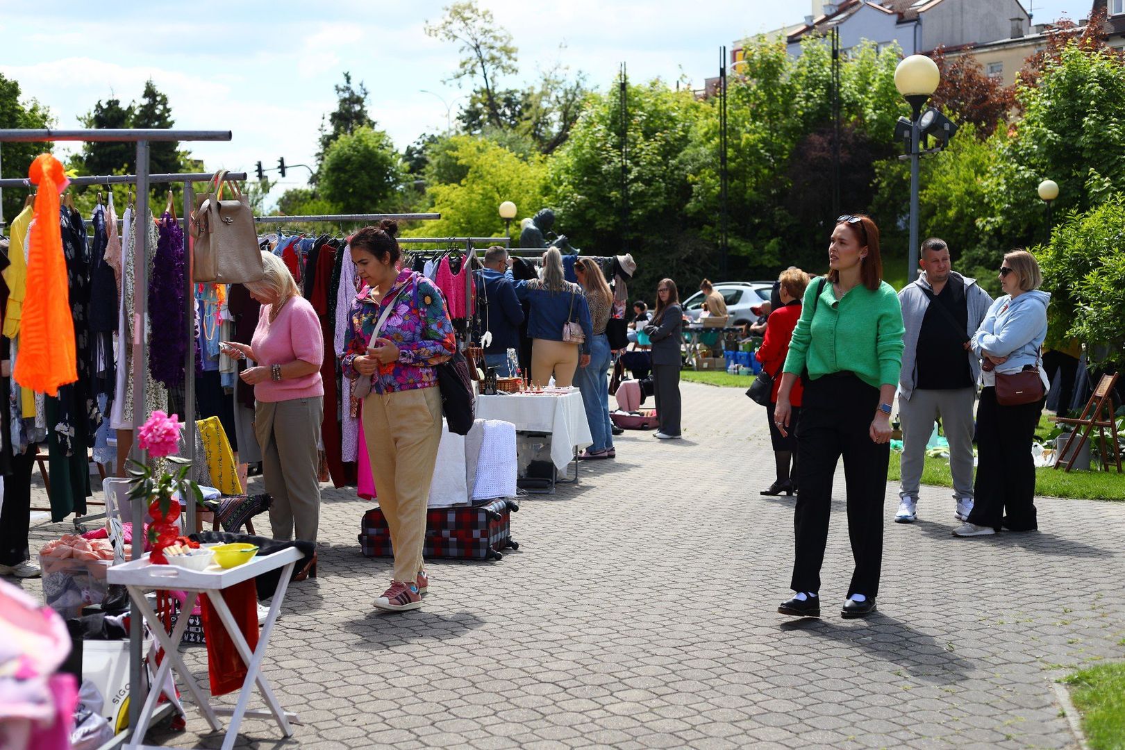 Plac przed Kieleckim Centrum Kultury był wypełniony wieloma stoiskami