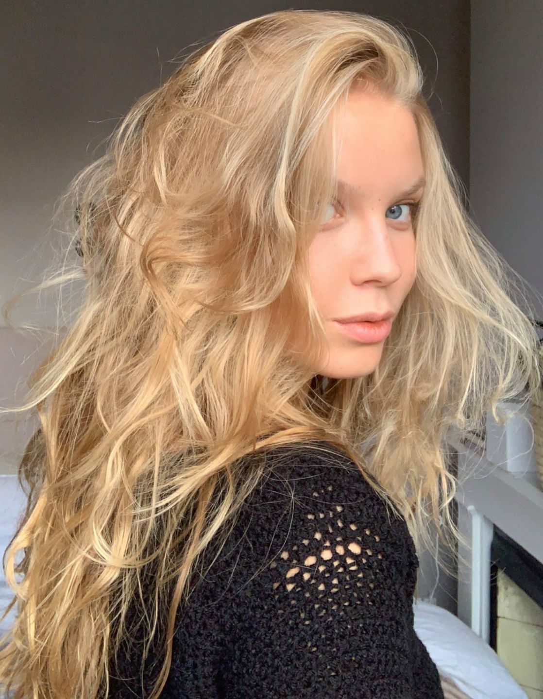 Iga Lis w blond włosach