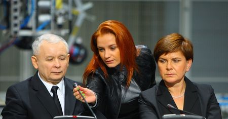 Historycy niejednoznacznie o plakacie PiS z literą "W"