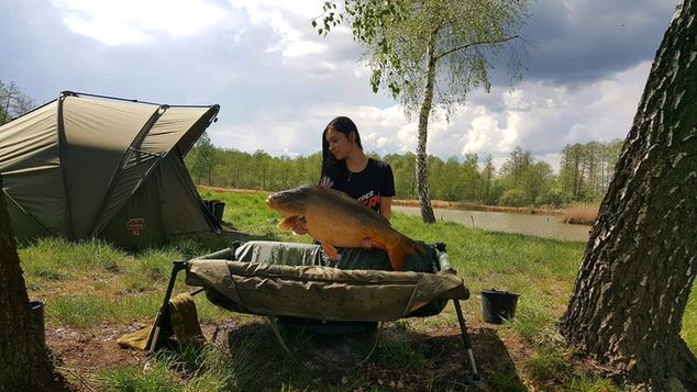 Julia Grzyb z karpiem 15,9 kg