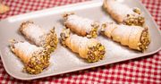 Na tłusty czwartek zrób rurki faworkowe. O zwykłych pączkach szybko zapomnisz