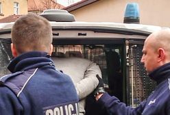 Atak na komendzie. Gruzin rzucił się na policjanta