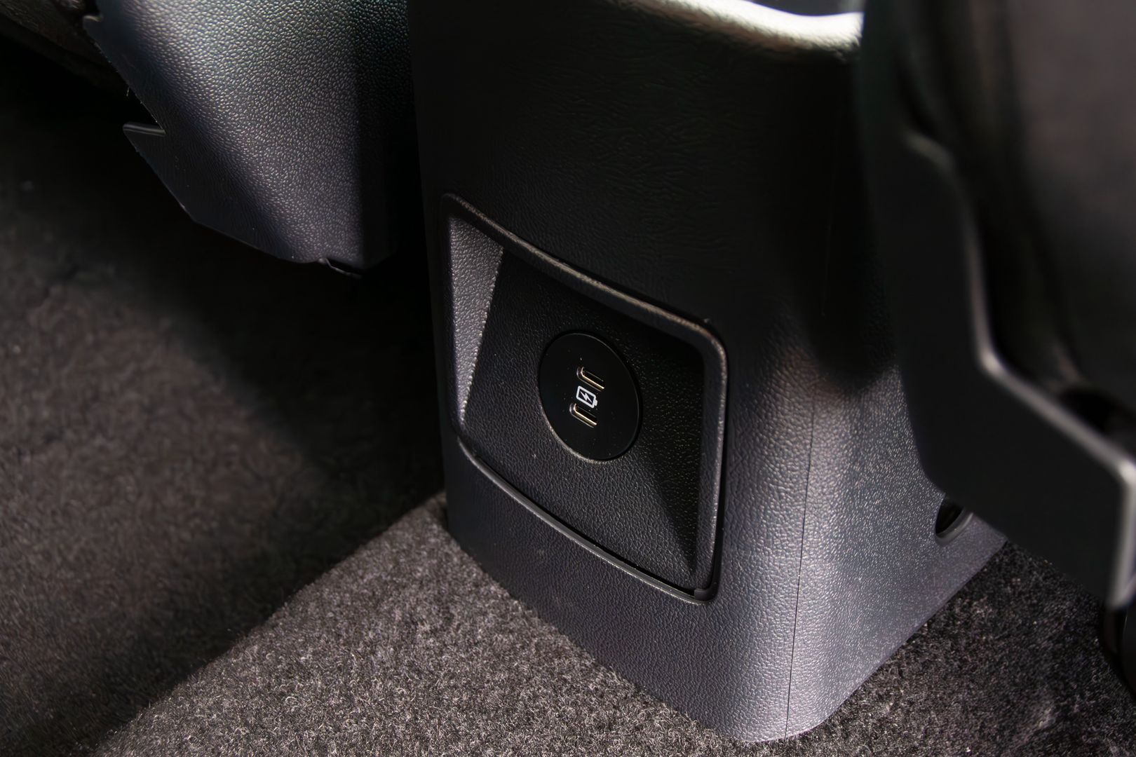 Ford Tourneo i Transit Courier 2024