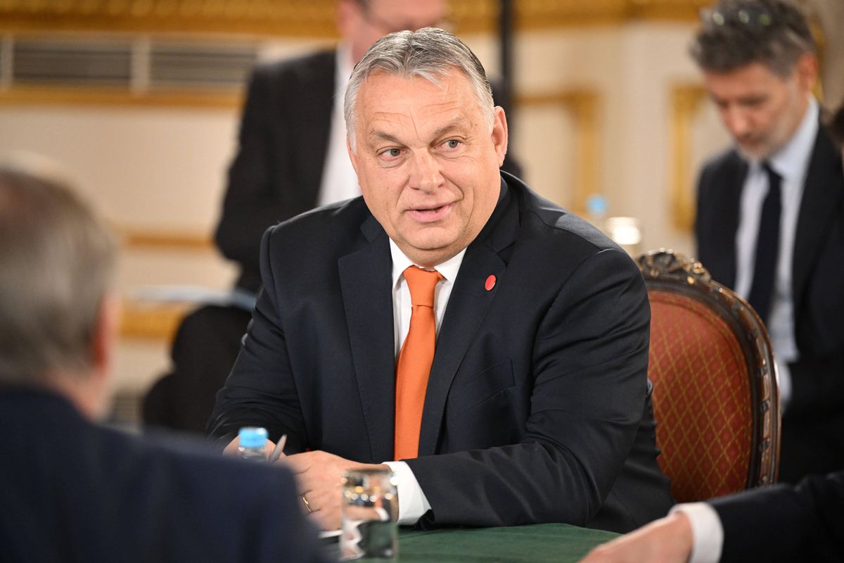 Sankcje przeciwko Rosji za jej atak na Ukrainę są jednym z tematów szczytu UE, rozpoczętego w czwartek w Wersalu. Orban ogłosił, że UE nie zdecyduje się na embargo na gaz i ropę z Rosji 
