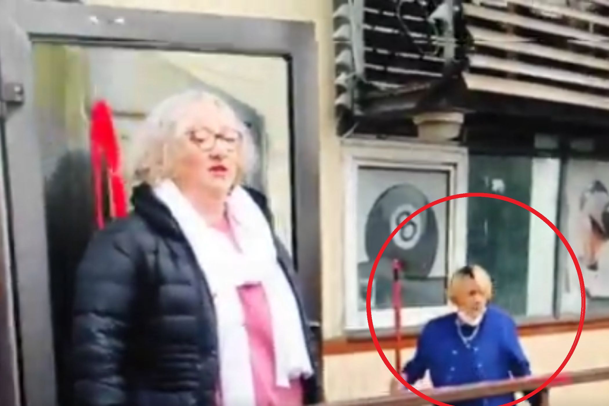 pani sprzątająca