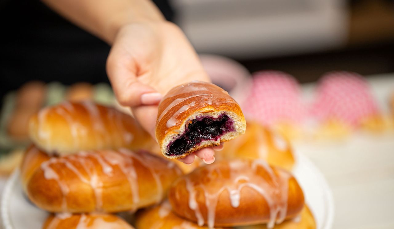 Blueberry bun craze: Homemade delight