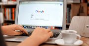 Ile kolan ma pies i jak upiec pasztet. O co Polacy najczęściej pytali wujka Google w 2023 roku?