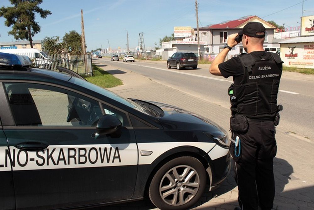 Karuzela podatkowa w Wólce Kosowskiej. Skarbówka rozbiła nielegalny biznes