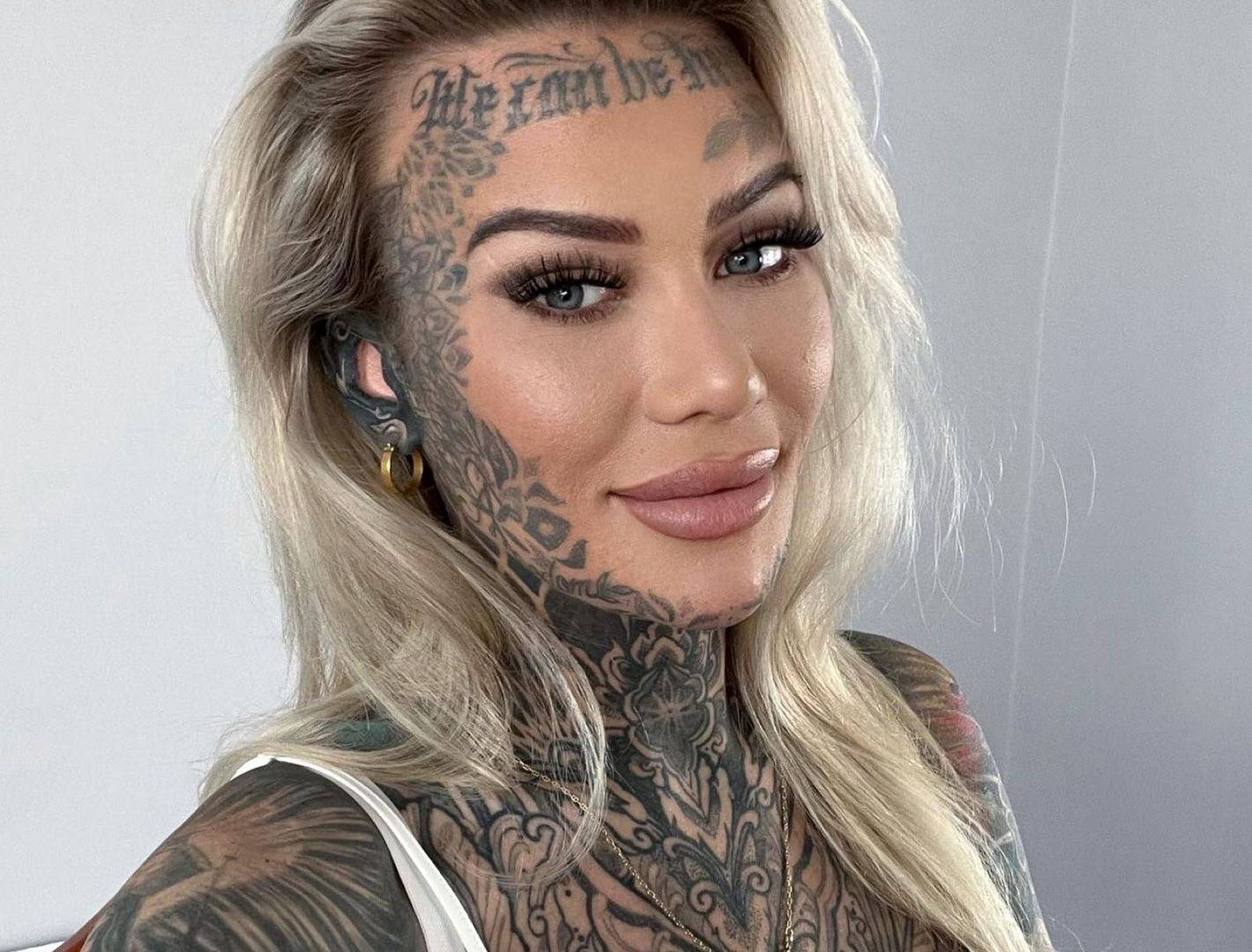 Tatuaże pokrywają prawie jej całe ciało. "Ludzie myślą, że należę do gangu"