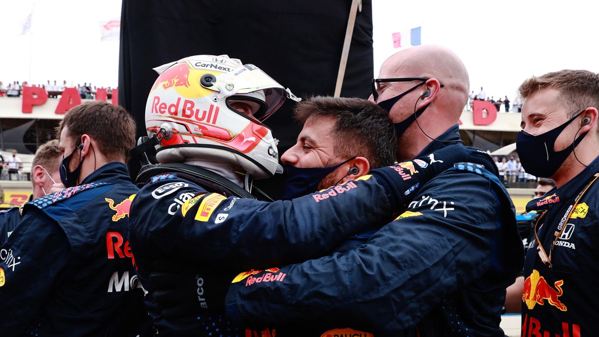 Zdjęcie okładkowe artykułu: Materiały prasowe / Red Bull / Na zdjęciu: Max Verstappen cieszący się z wygranej