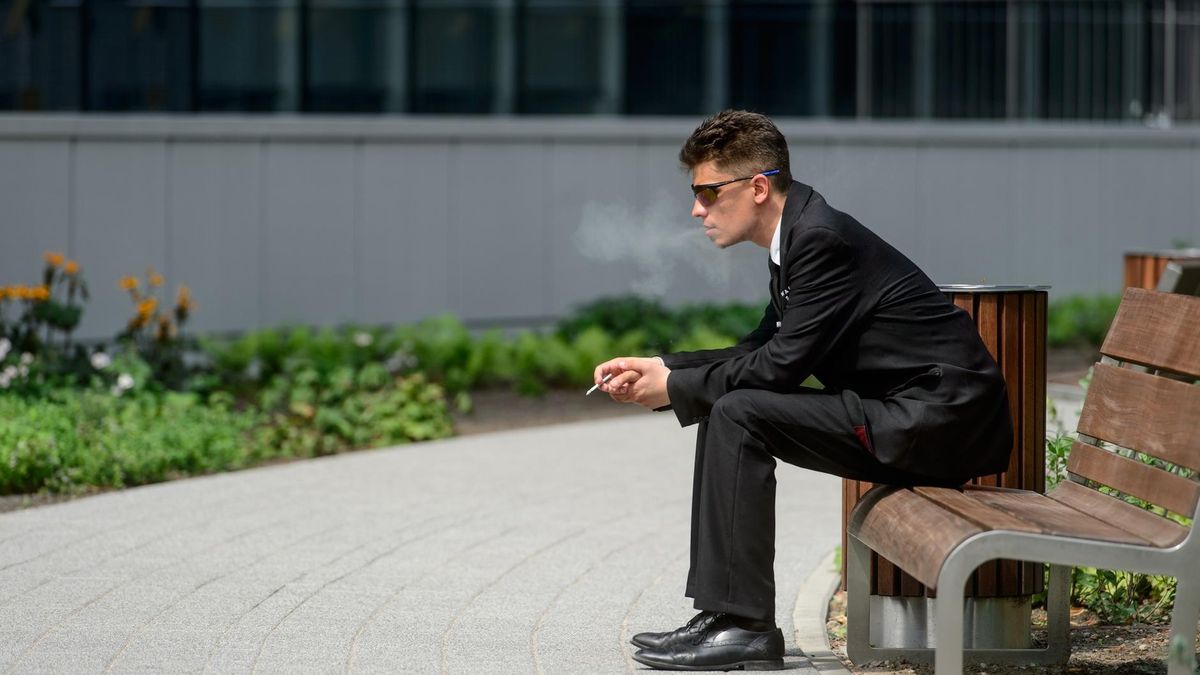 Dlaczego nagle pracodawcy interesują się paleniem?