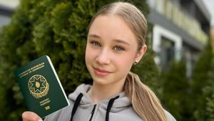 Pochwaliła się nowym paszportem. Rosjanka nagle otrzymała cios